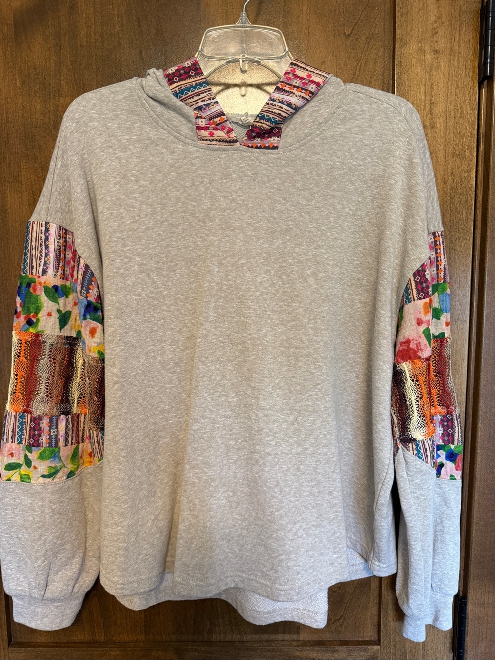 Easel Hoodie - size L - NEW